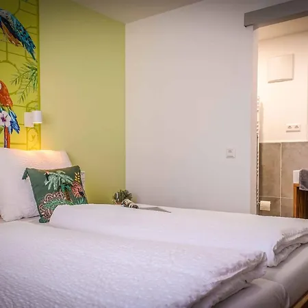 Modernes Olive Stilvoll Und Zentral In Apartment Besigheim