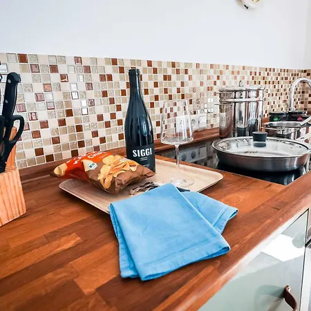 Modernes Olive Stilvoll Und Zentral In Besigheim