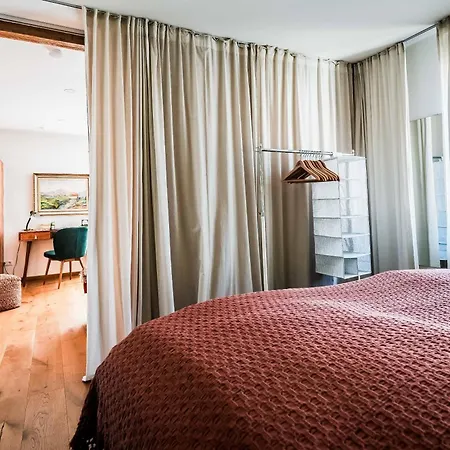 Modernes Olive Stilvoll Und Zentral In Besigheim