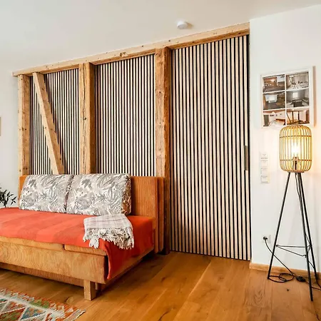 Modernes Olive Stilvoll Und Zentral In Appartement *