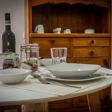 Modernes Olive Stilvoll Und Zentral In * Besigheim